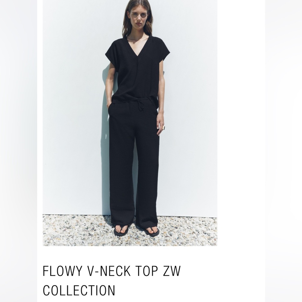Zara Black Short Sleeve V-Neck Top